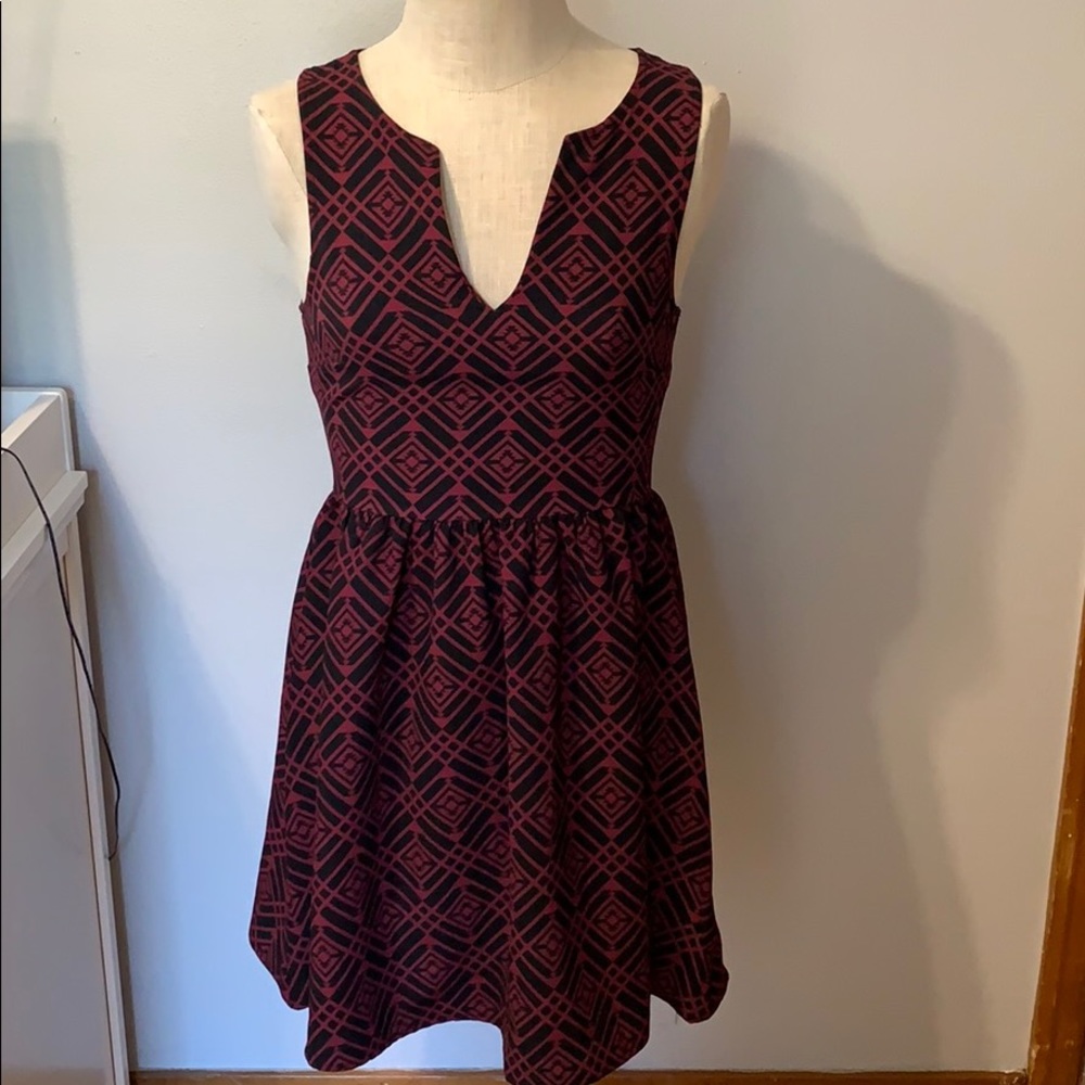 LIKE NEW! Burgundy/Black Geo Print Dress.